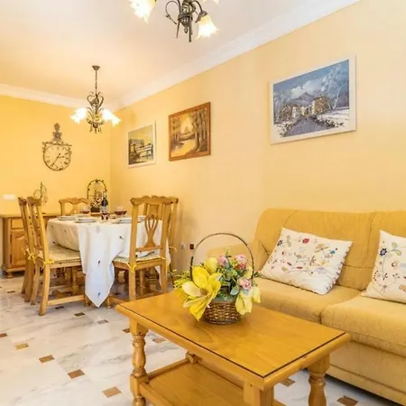 Bonito Con Jardin, Piscina Y Aparcamiento Gratuito *